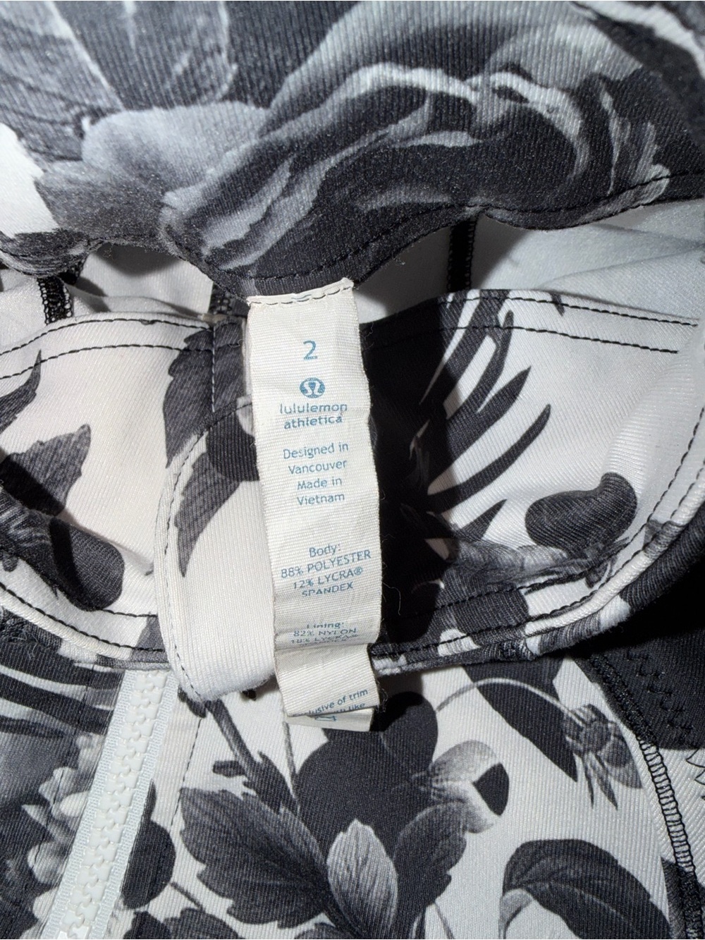 Lululemon Brisk Bloom Jacket SZ 2 - Picture 10 of 13